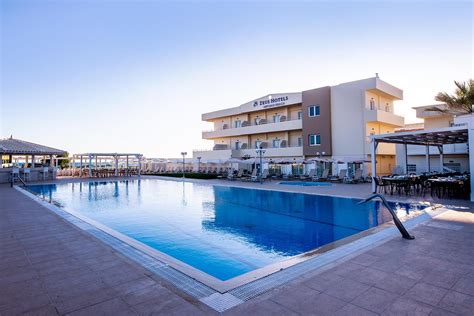 Zeus Hotel .